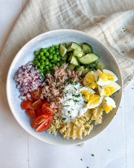 pastasalat med tun og æg