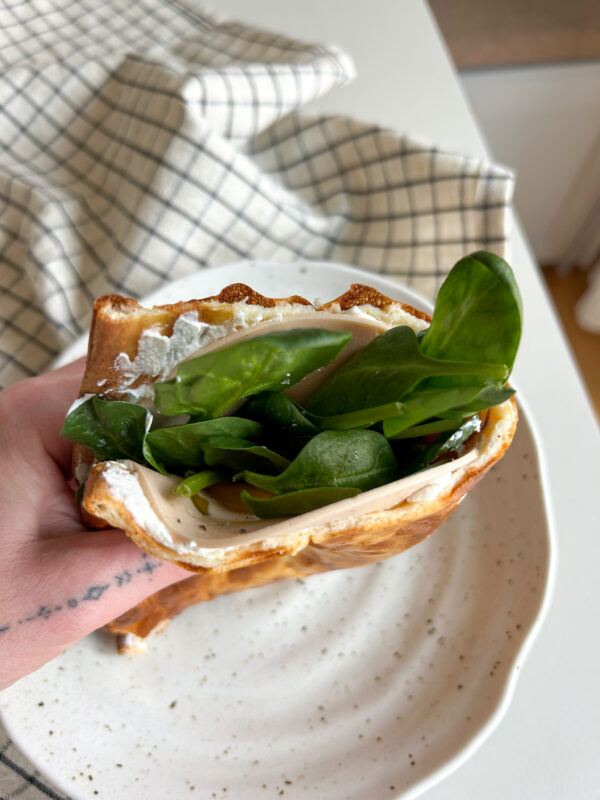 Fladbrød med hytteost