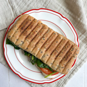 Panini med pesto og mozarella